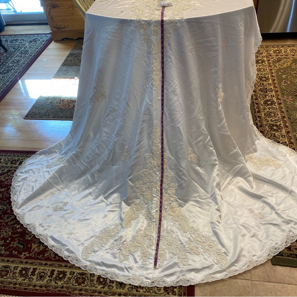 Szu Ling Chen Bridal Gown Beading Long Detachable Train Vintage -Says 12W and 10 - Picture 15 of 17